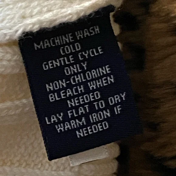 Yr END SALE‼️“CHAPS” Ivory V-Neck in 100% Cotton. Another Primary Piece Sz L. - Picture 4 of 7